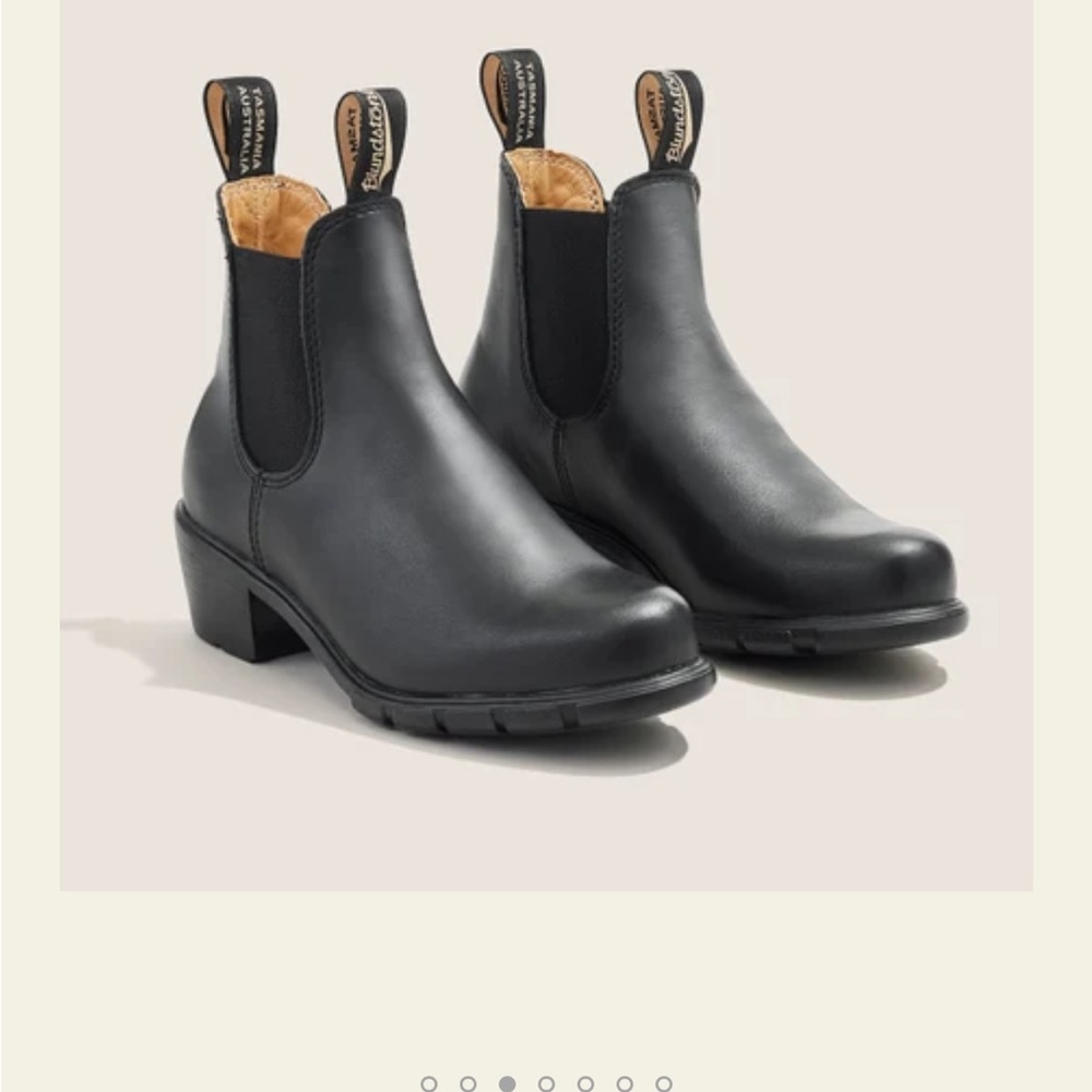 Blundstones heeled boot.  Style #1671